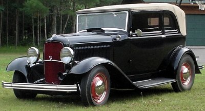 1932 Ford convertible sedan